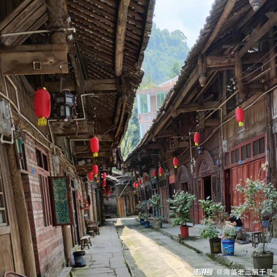 省十四届人大二次会议列席代表人士征求意见座谈会召开